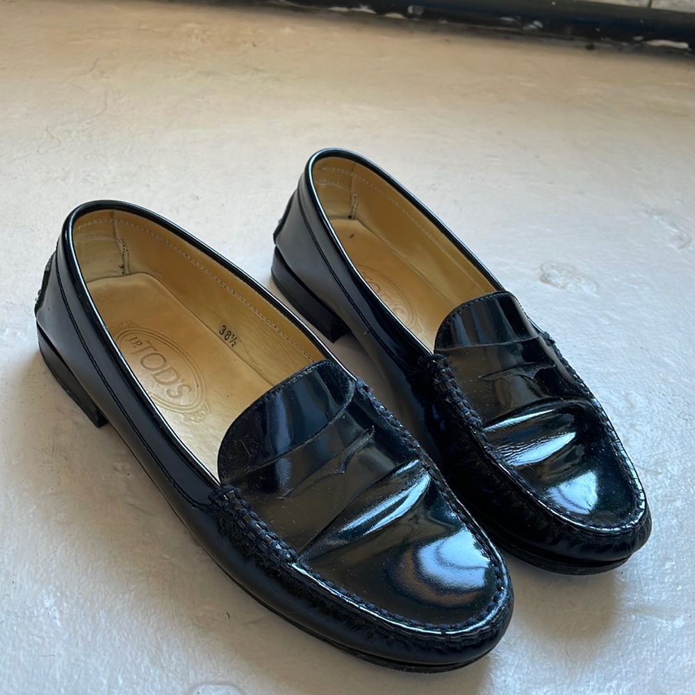Vintage Tod’s black patent loafers 8.5